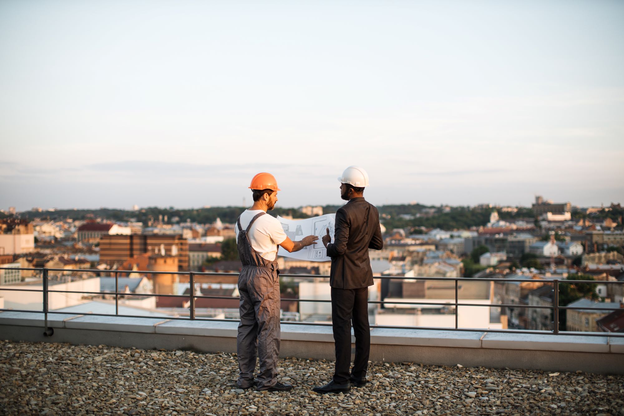 Workspace with Flat Roof Advantages for Commercial Buildings