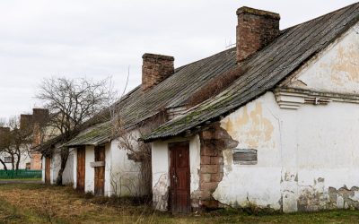 Spot Roof Damage Early: Telltale Signs and Prevention Tips